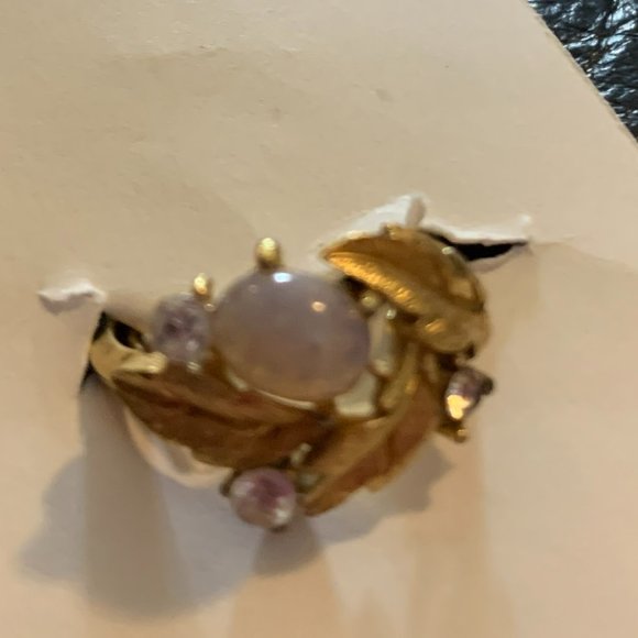 Vintage Avon Venetian Art Glass Faux Opal (1960s) Gold Ring  SKU: SV0331 - Picture 1 of 4